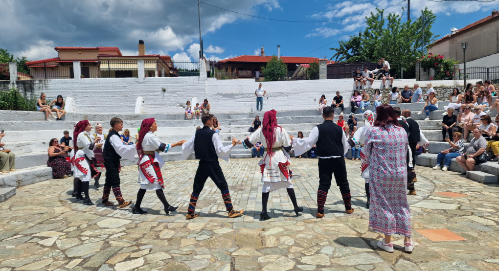 Με απόλυτη επιτυχία η βιωματική δράση «Μαζεύουμε Κεράσια» στον Αρχάγγελο Πέλλας