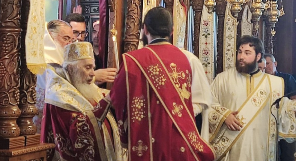 Συγκίνηση και κατάνυξη στη χειροτονία του νέου Πρεσβυτέρου στον Ιερό Ναό Αγίας Κυριακής Κρύας Βρύσης