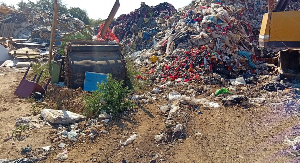 Θεσσαλονίκη: Περιβαλλοντική ρύπανση από βουνά αποβλήτων σε εταιρεία ανακύκλωσης που λειτουργούσε χωρίς άδειες