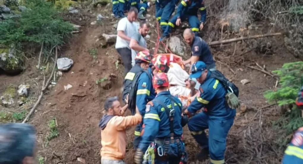 Καλάβρυτα: Ολονύχτια επιχείρηση διάσωσης 62χρονου τραυματία που έπεσε σε γκρεμό