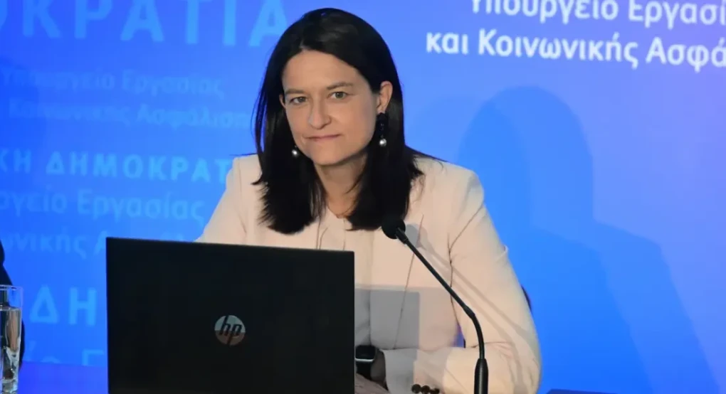 Νίκη Κεραμέως: Το φύλο δεν μπορεί να επηρεάζει τον μισθό - Κατατέθηκε το νομοσχέδιο για την ισότητα αμοιβής ανδρών και γυναικών