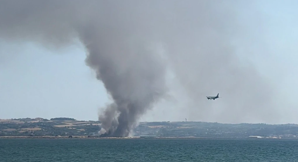 Φωτιά τώρα στη Θεσσαλονίκη: Σηκώθηκαν 3 εναέρια, μήνυμα του 112 για τους καπνούς