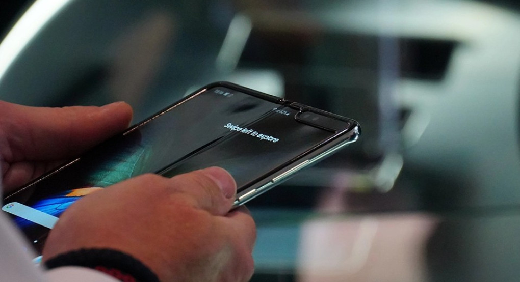 Η αγορά των αναδιπλούμενων smartphones επιστρέφει σε ανάπτυξη