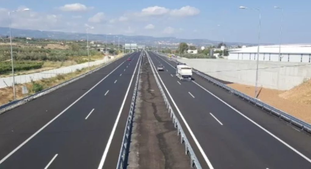 Εργασίες καθαρισμού από φερτά υλικά και αυτοφυή βλάστηση στην Εθνική Οδό Θεσσαλονίκης – Νέων Μουδανιών
