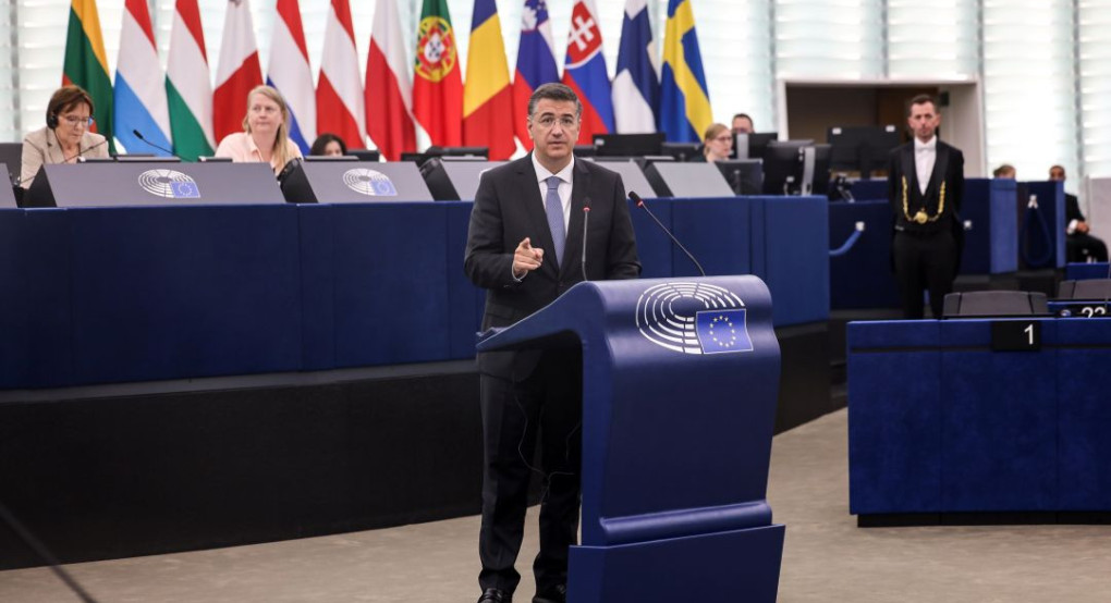 Α. Τζιτζικώστας από την Ολομέλεια του Ευρωπαϊκού Κοινοβουλίου: «Η μεταρρύθμιση των δικαιωμάτων των επιβατών στις αερομεταφορές, η πρώτη εδώ και πάνω από δυο δεκαετίες, θα γίνει άμεσα νόμος της ΕΕ»