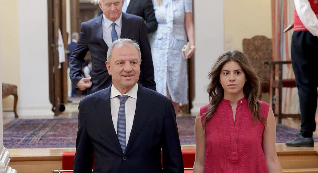 Με την κόρη του στο Προεδρικό Μέγαρο ο Διονύσης Σταμενίτης
