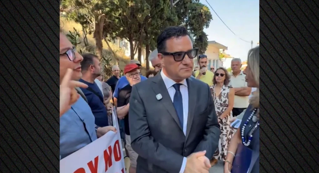 Ο Αδωνις Γεωργιάδης απαντά για τα έξυπνα γυαλιά: Ναι, φοράω τα Meta2, κοστίζουν 600 ευρώ και μυστική ή παράνομη εγγραφή με αυτά, δεν γίνεται