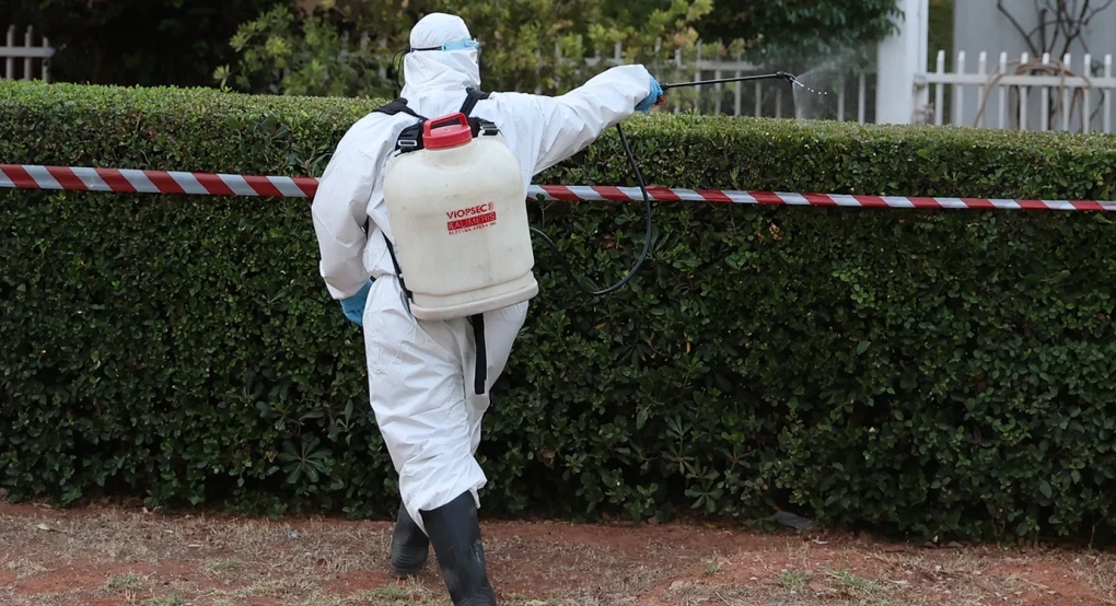 Συναγερμός για το κρούσμα του ιού του Δυτικού Νείλου στη Γλυφάδα – Ξεκίνησαν οι ψεκασμοί