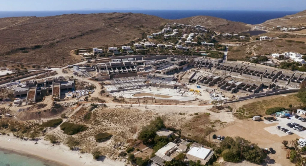 Αντιδράσεις στην Παροικιά της Πάρου για το ξενοδοχείο - «θηρίο» με τις 46 πισίνες