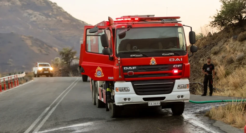 Φωτιές σε εξέλιξη: Μάχη με τις αναζωπυρώσεις στο Ρέθυμνο -Καλύτερη η εικόνα των πυρκαγιών σε Άνδρο και Κάλυμνο, δύσκολη η κατάσταση στην Πάρο
