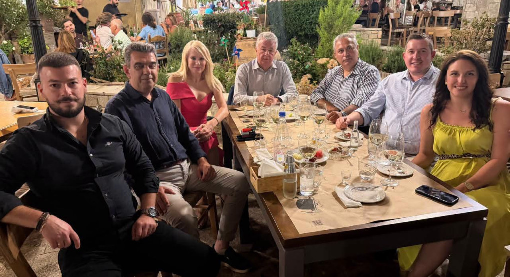 Θεοδώρα Τζάκρη: Παρούσα και δραστήρια – Συνάντηση και πολιτική συζήτηση στις Αρχάνες Ηρακλείου