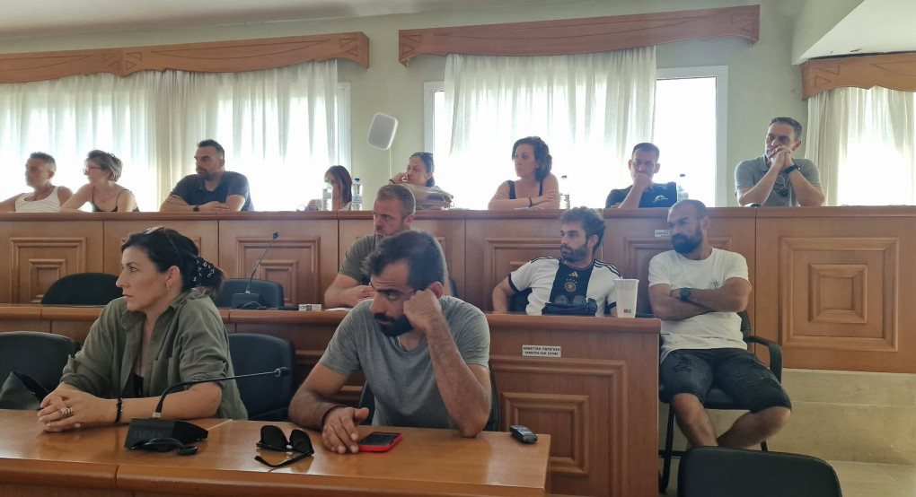 Δημοτικό Συμβούλιο Αλμωπίας: Η αγωνία για τα σχολεία των χωριών στο επίκεντρο – «Δεν είμαστε αριθμοί»