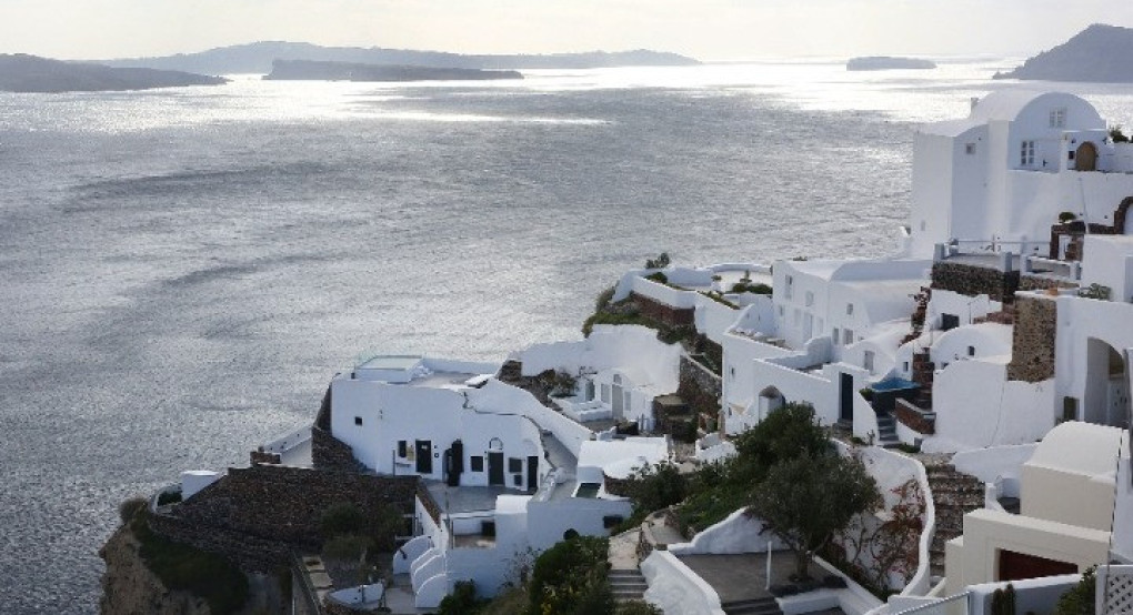 ΑΑΔΕ - Επιχείρηση «Κρουαζιέρα θα σε πάω 2026»: Φοροδιαφυγή για 1 στα 2 τουριστικά σκάφη στη Σαντορίνη