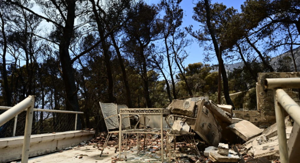 Οι τέσσερις συστημικές τράπεζες παγώνουν για έξι μήνες τις δόσεις δανείων των πυρόπληκτων