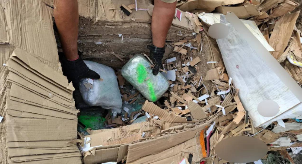 Έκρυβαν 324 κιλά κάνναβης μέσα σε ανακυκλώσιμα υλικά – Πάνω από 700.000 ευρώ το κέρδος