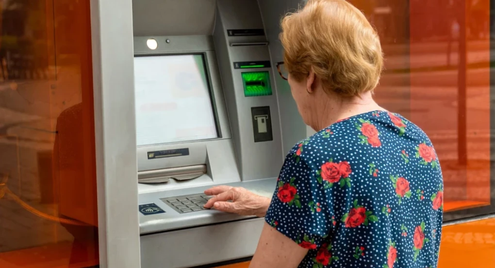 Στο τραπέζι αύξηση έως 446 ευρώ στους συνταξιούχους, τι εξετάζεται για τη ΔΕΘ