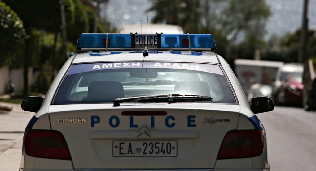 Συνελήφθη ειδικός φρουρός που προσπάθησε να αγκαλιάσει και να φιλήσει 16χρονη: Πήγε να παραλάβει την ταυτότητά της και την ακολούθησε