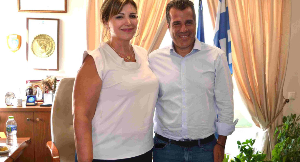 Συνάντηση της Δημάρχου Σκύδρας Κατερίνας Ιγνατιάδου με τον Υπουργό Μετανάστευσης κι Ασύλου Αθανάσιο Πλεύρη
