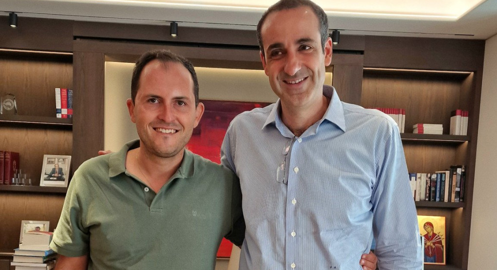 Συνάντηση του Στέφανου Μίντζα με τον Γρηγόρη Δημητριάδη στην Αθήνα – Ένας άνθρωπος που ακούει την περιφέρεια