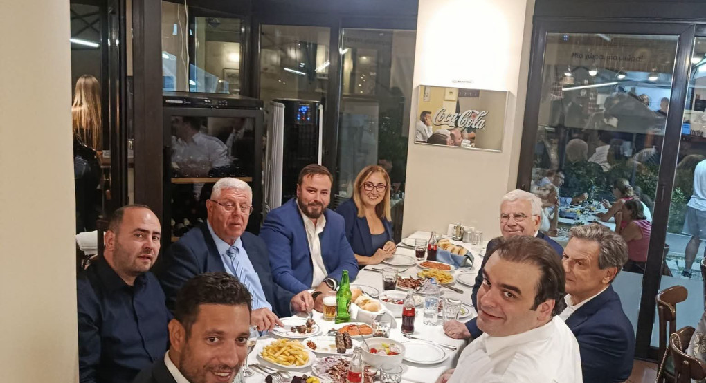Λάκης Βασιλειάδης: Στο γεύμα του Κυριάκου Πιερρακάκη πριν τη ΔΕΘ – Η «φρέσκια» γενιά της ΝΔ στο ίδιο τραπέζι