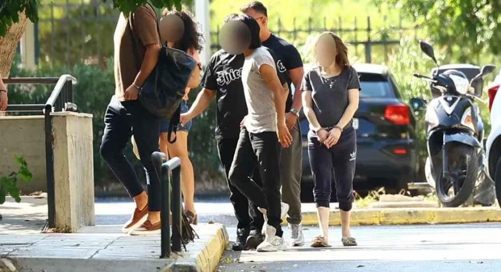 Σοκάρουν τα νέα στοιχεία για τη φρίκη στην Κυψέλη: «Χτυπούσαν το βρέφος με δύο μαχαίρια στον ύπνο του»