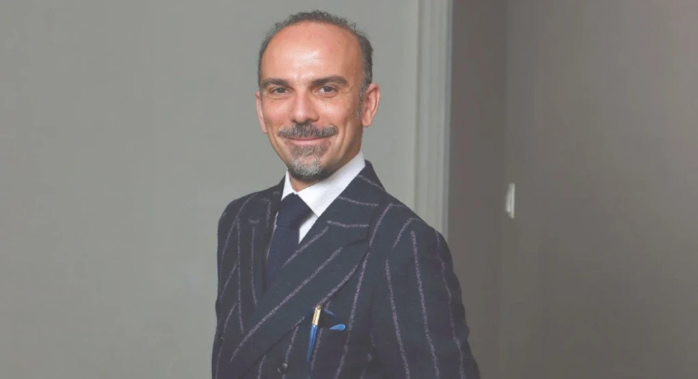 Φιλιππινέζα γιατρό σε θεραπεία με βλαστοκύτταρα εκπαίδευε στην Καρνεάδου ο Θεοδωρόπουλος που κατηγορείται για τον θάνατο του Μαζωνάκη