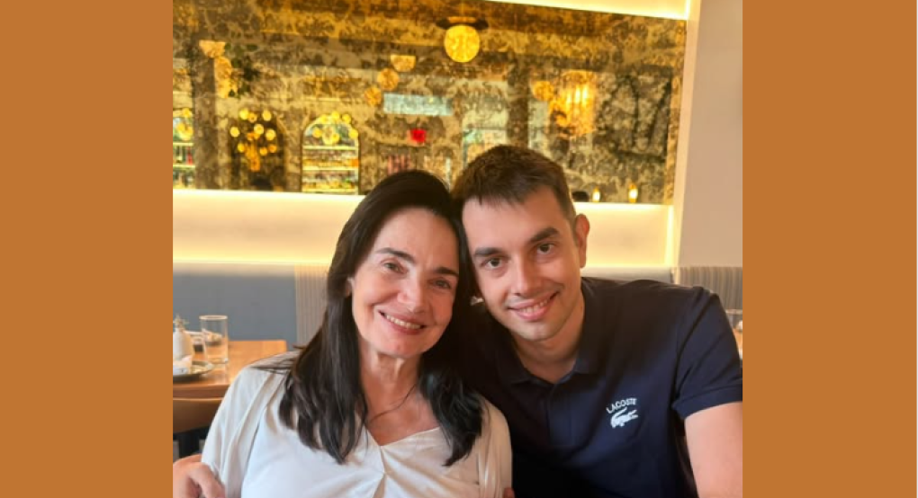 Κώστας Σαμαράς: Στη Νέα Υόρκη με τη μητέρα του – Η τρυφερή φωτογραφία που μοιράστηκε