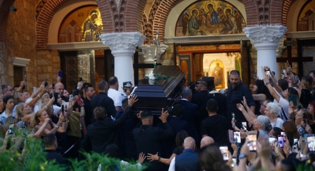 Στη μία το μεσημέρι από τον ΙΝ Αγ. Τριάδας η εξόδιος ακολουθία για τον Γιώργο Μαζωνάκη