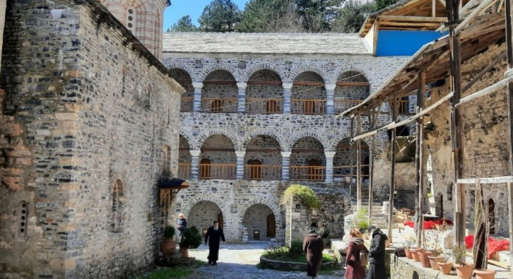 Μενδώνη για την αναστήλωση της δυτικής πτέρυγας της ιστορικής Μονής Αγίου Διονυσίου