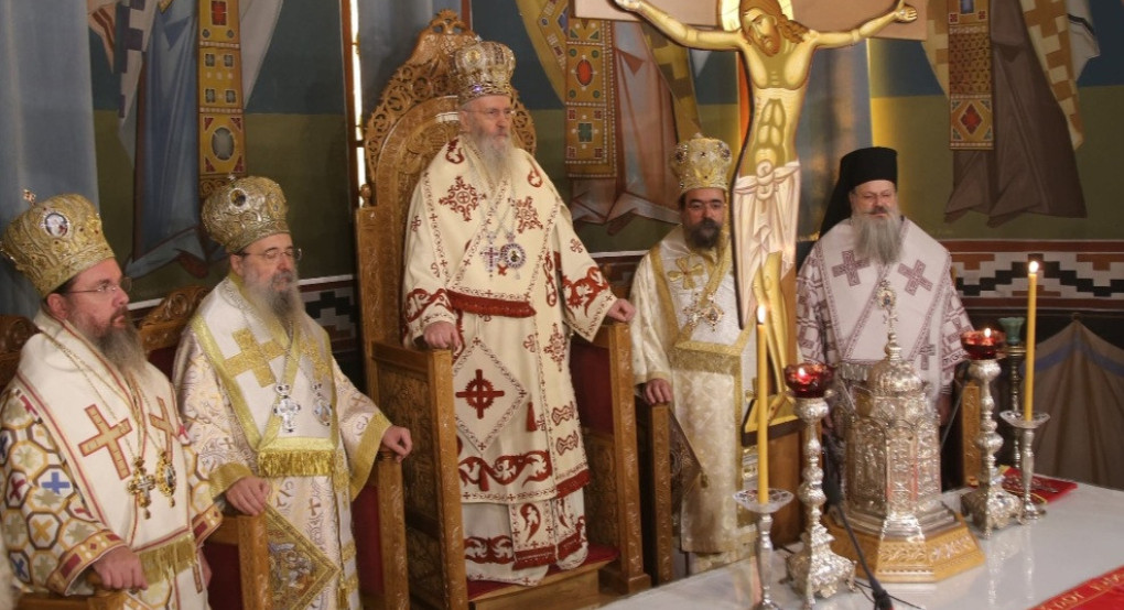 Με λαμπρότητα τα ονομαστήρια του Μητροπολίτη Ναυπάκτου Ιεροθέου – Το πνευματικό τέκνο του Αγίου Καλλινίκου Εδέσσης