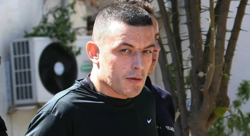 Στην Αλβανία ή στο Κόσοβο έχει διαφύγει ο Αλκέτ Ριζάι, μαρτυρία ότι χρησιμοποίησε αστυνομικό φάρο μετά τους πυροβολισμούς στην Ανάβυσσο