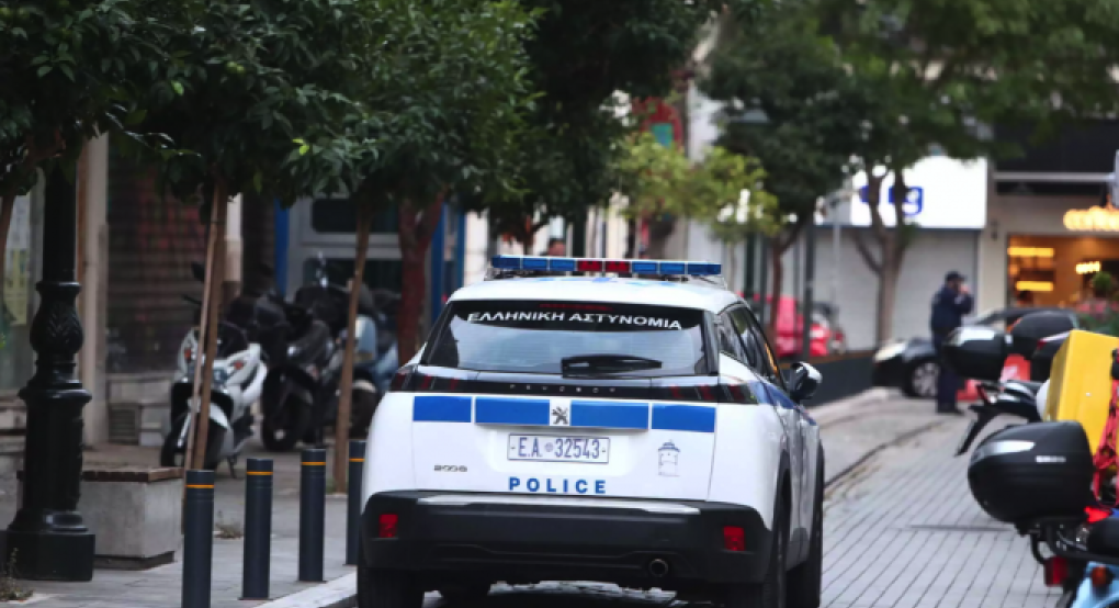 Συναγερμός στην Καλλιθέα: Εντοπίστηκαν φιαλίδια με επικίνδυνη ουσία – Εκκενώθηκαν 2 πολυκατοικίες