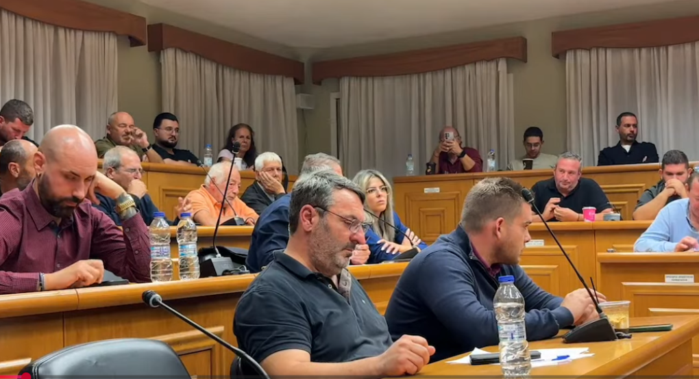 Δημοτικό Συμβούλιο Αλμωπίας: Στο επίκεντρο σχολεία, θέρμανση, μαθητικές μεταφορές, βανδαλισμοί και καθημερινότητα – Τα ερωτήματα των δημοτικών συμβούλων