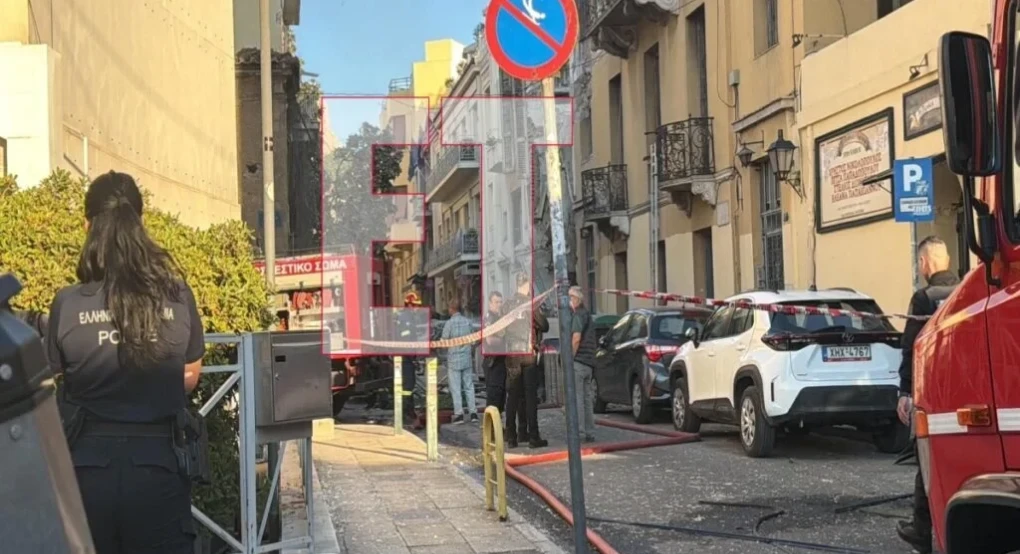 Έκρηξη στο κέντρο της Αθήνας: Κατέρρευσε παλιό κτίριο στην Λυσικράτους – 3 τραυματίες