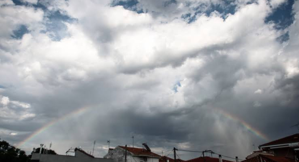 Καιρός: Βροχές και καταιγίδες και σήμερα