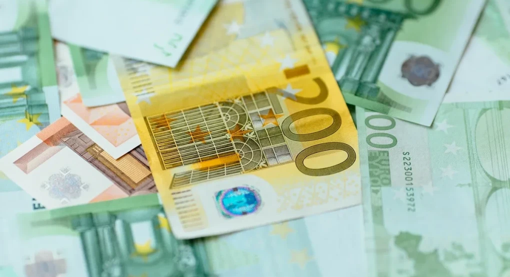 Επίδομα 400 ευρώ: Η ημερομηνία πληρωμής και οι δικαιούχοι
