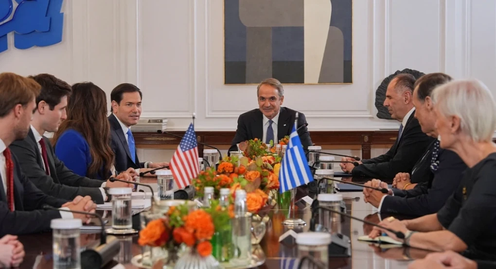 Ο θερμός αποχαιρετισμός του Ρούμπιο στην Ελλάδα και οι συστάσεις της ΕΕ στην Τουρκία: «Πρότυπο συμμάχου» η Αθήνα, «να αποφεύγει μονομερείς ενέργειες» η Άγκυρα