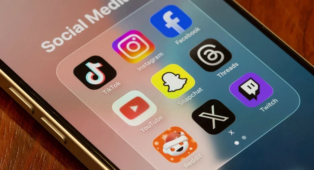 Όριο ηλικίας για την πρόσβαση στα social media: Τι αλλάζει από 1η Ιανουαρίου 2027