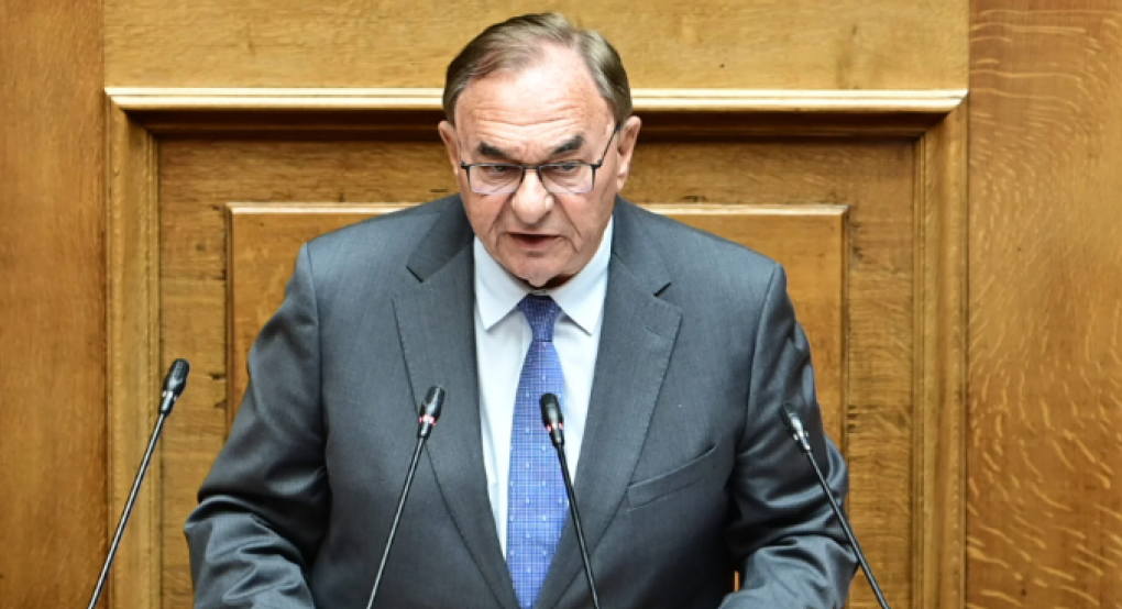 Ο «γαλάζιος» Καλογερόπουλος αδειάζει τον υφυπουργό Θεοχάρη: «Θα πρέπει να είναι πιο προσεκτικός»
