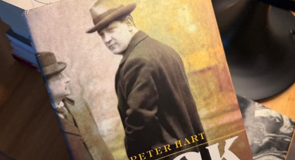 Γρηγόρης Δημητριάδης: Το βιβλίο για τον Μάικλ Κόλινς και τα μηνύματα για την πολιτική, τη σκληρή δουλειά και την ηγεσία