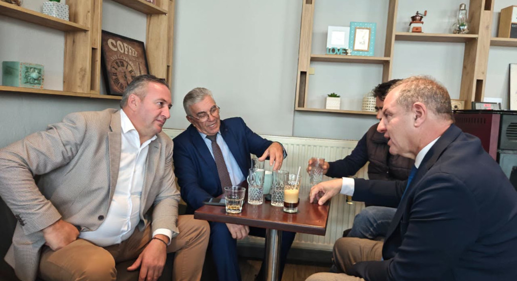 Πολιτικά πηγαδάκια στους Προμάχους – Μαζί Σταμενίτης, Μπάτσης και Βέσκος!