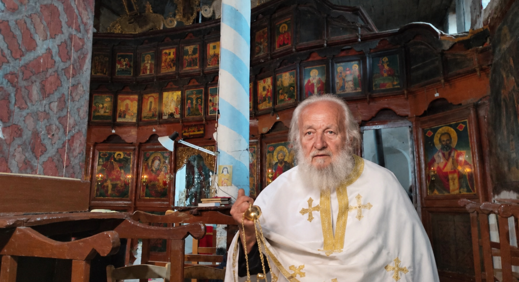 Αετοχώρι Αλμωπίας: Ο ιστορικός Ιερός Ναός Αγίου Δημητρίου ρημάζει – Μόνος του ο 85χρονος πατήρ Χρήστος δίνει μάχη με τον χρόνο