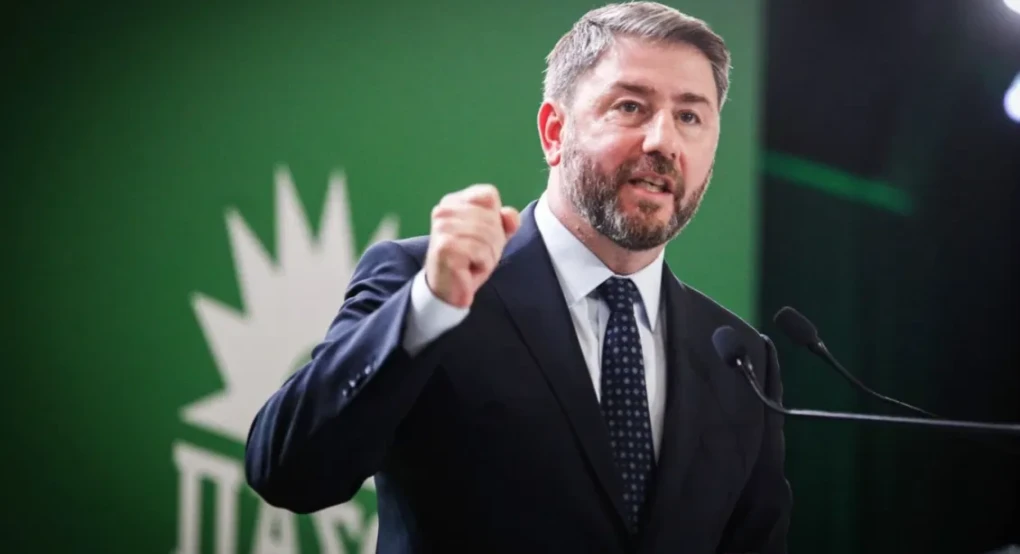 ΠΑΣΟΚ: Η δυσφορία που καταγράφεται σε στελέχη για την "επιλεκτική ανακοίνωση υποψηφιοτήτων", οι πιέσεις που δέχεται ο Ανδρουλάκης και η προσωπική σφραγίδα των επιλογών του