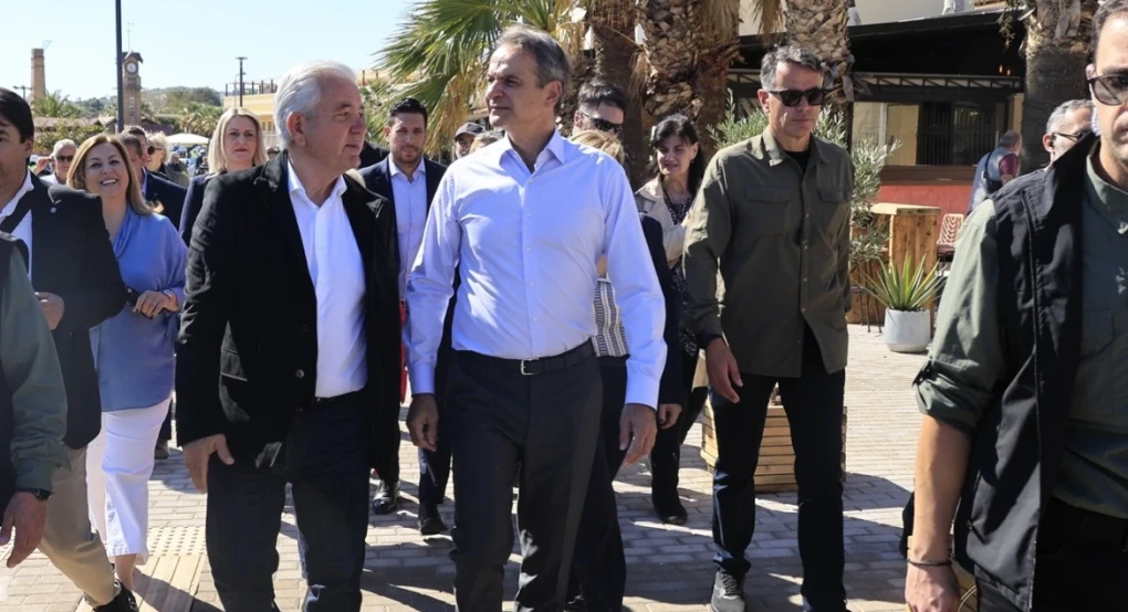Μητσοτάκης: Στήριξη των νοικοκυριών χωρίς δημοσιονομικές υπερβάσεις - Δεν σηκώνει το γάντι του Σαμαρά το Μαξίμου