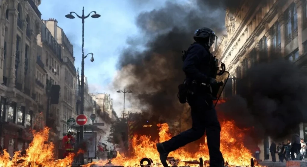 Η Ευρώπη φλέγεται: Απαγόρευση κυκλοφορίας στη Γαλλία – Στρατός στους δρόμους της Ιταλίας- Φόβοι για γενικευμένη «έκρηξη»