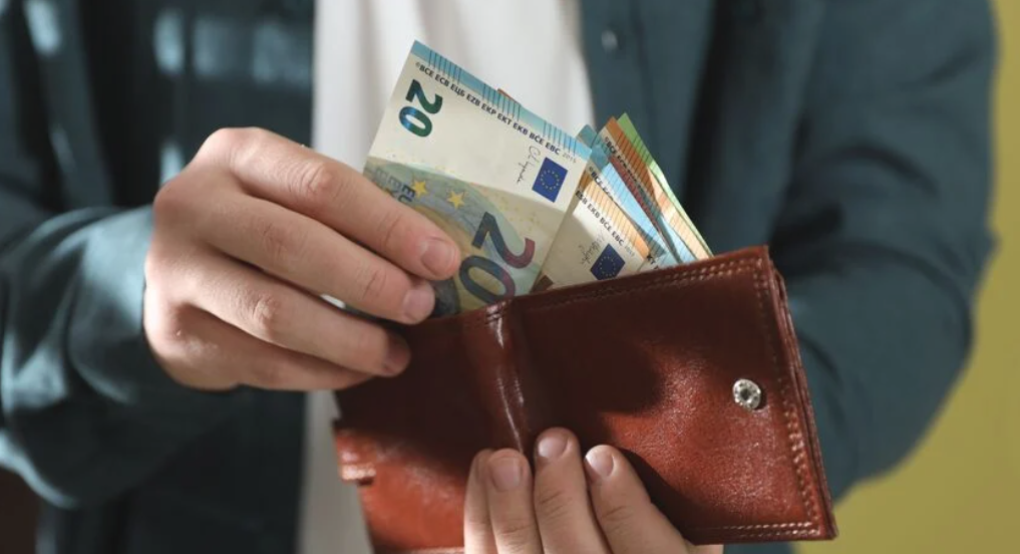 Η επταετία της φορολογικής εξουθένωσης: Συν 64,4% η επιβάρυνση στο εισόδημα