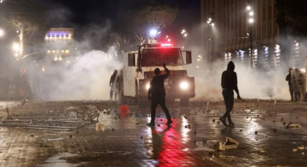 Αλβανία: Μαίνονται οι διαδηλώσεις των φοιτητών στα Τίρανα και σε πολλές πόλεις