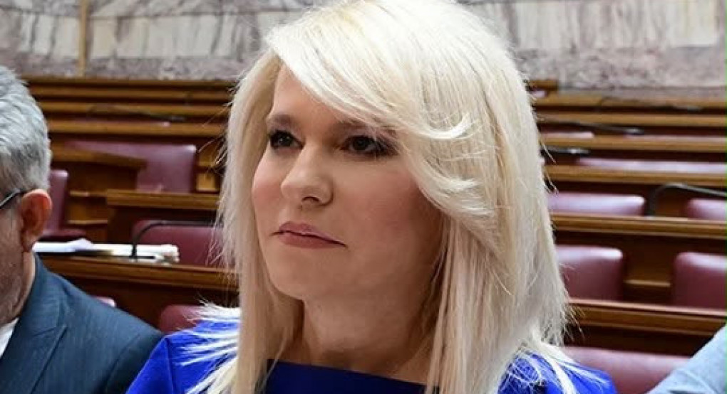 Θεοδώρα Τζάκρη: «Προβλήματα από την εκχώρηση της μισθοδοσίας των νοσοκομείων του ΕΣΥ σε ιδιώτες»