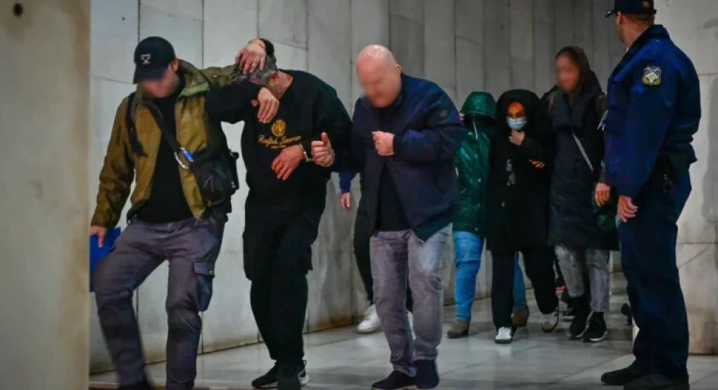Η «πολυεθνική» κομπίνα πίσω από το «Χωριάτικο»: Οι λογαριασμοί στα νησιά Κέιμαν και οι επενδύσεις στο Ντουμπάι