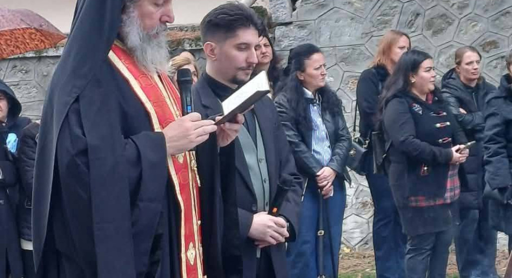 Παναγίτσα Έδεσσας: Ο νέος Αρχιμανδρίτης π. Ευθύμιος Τζόλας που έδωσε νέα πνευματική πνοή στο χωριό – «Ζήτω το Έθνος!»